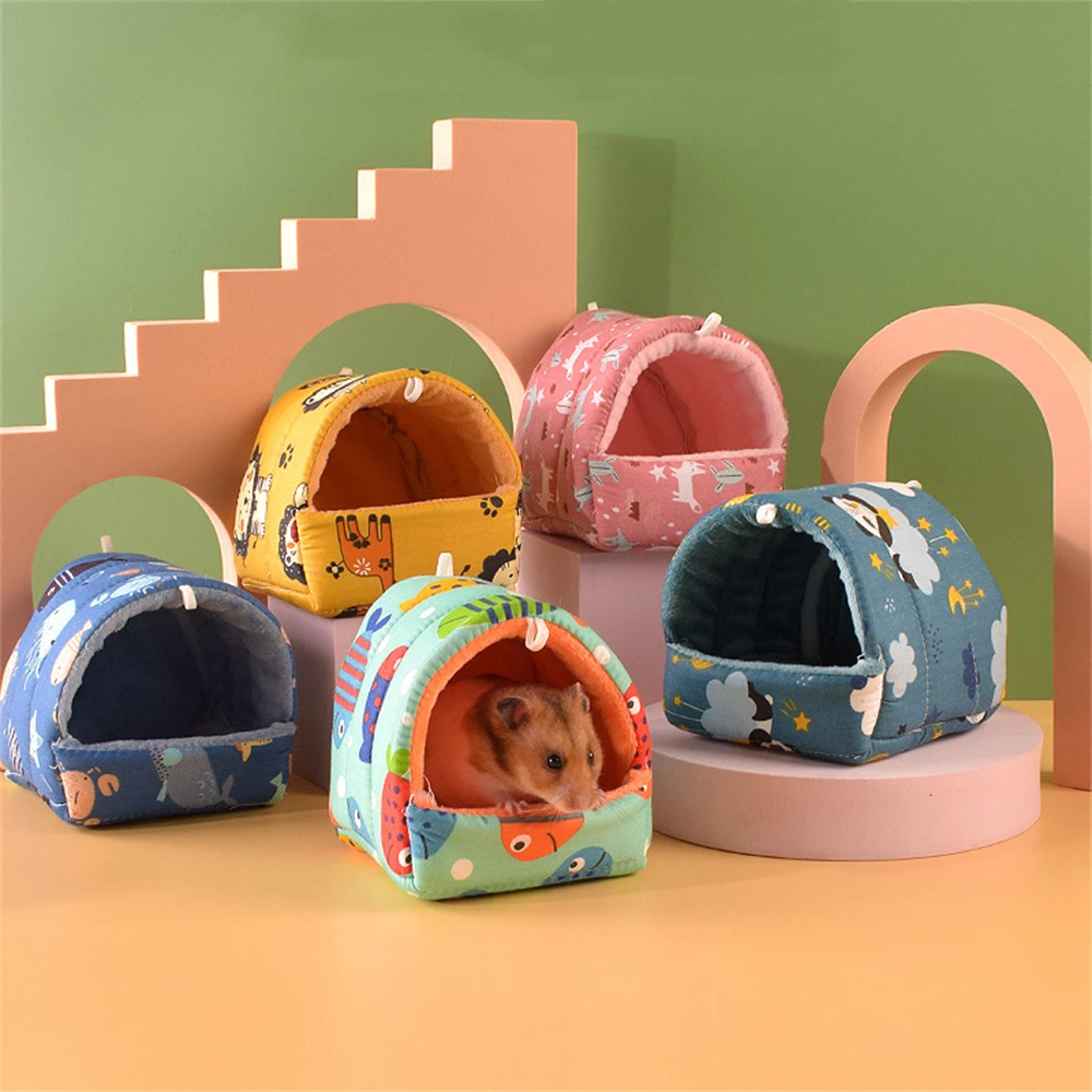 Ninho de Pelúcia para Hamster Pequeno 8x8 cm com Gancho de Fixação - Image 4