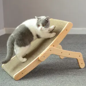 arranhador para gatos com moldura de madeira