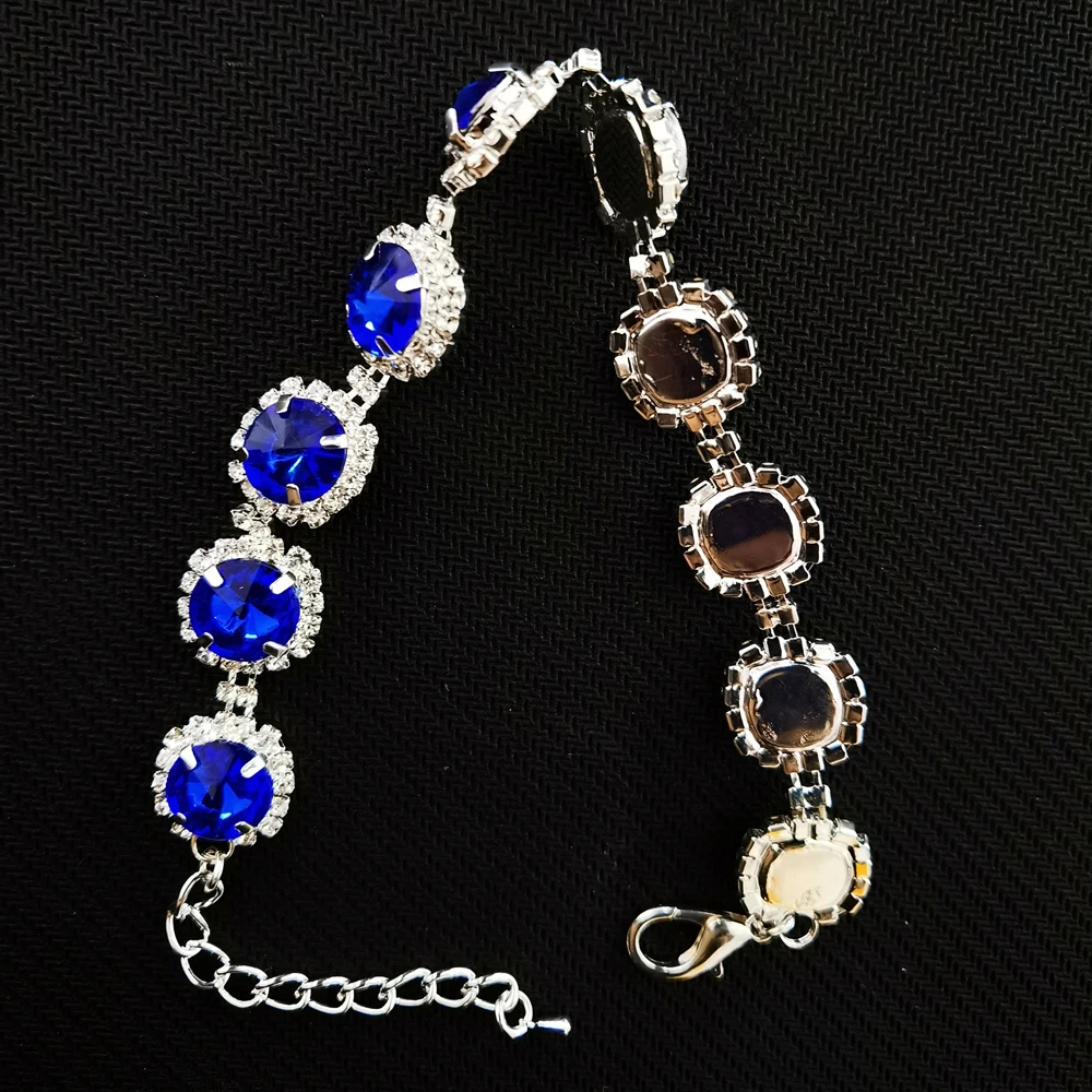 Coleira Ajustável para Cães e Gatos de Strass com 3 Tamanhos - Imagem 4