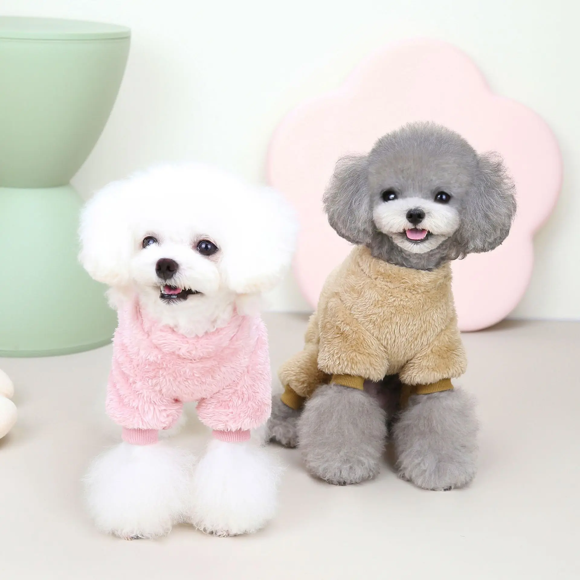 Macacão de Flanela para Cães Pequenos de Quatro Pernas - Imagem 4