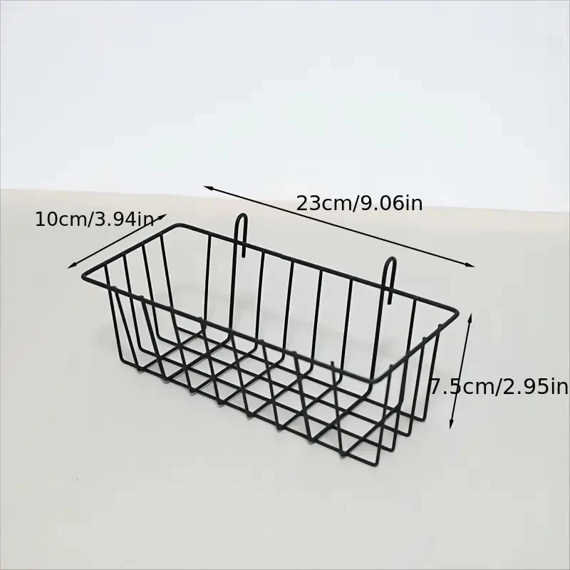 Cesta Comedouro para Coelhos de Metal com Grampeador de Feno - Imagem 6