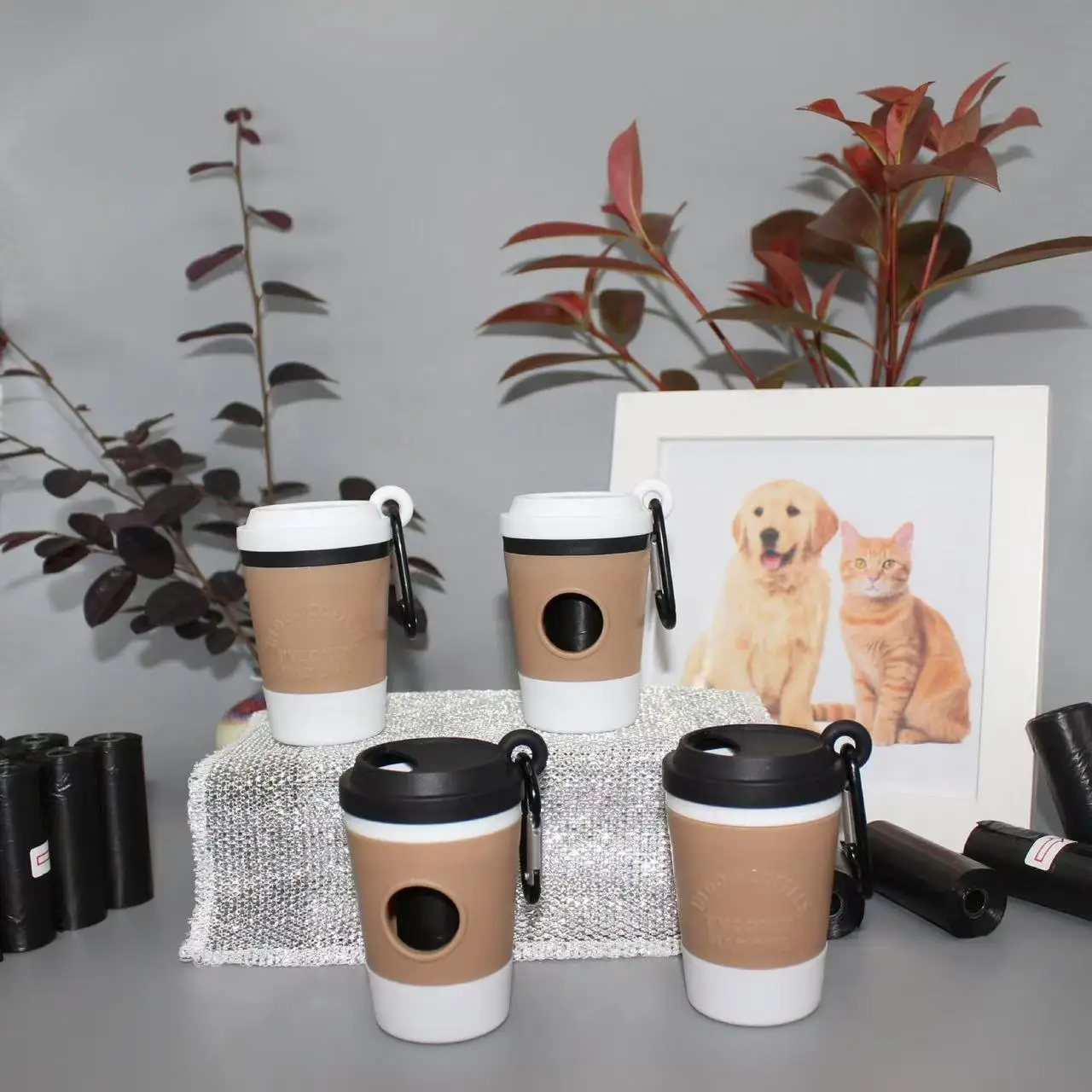 Dispensador de Sacos Higiênicos para Cães Portátil 8x5 cm com Gancho - Imagem 4
