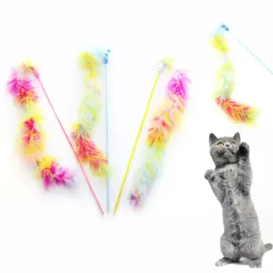 varinha para gato com penas coloridas