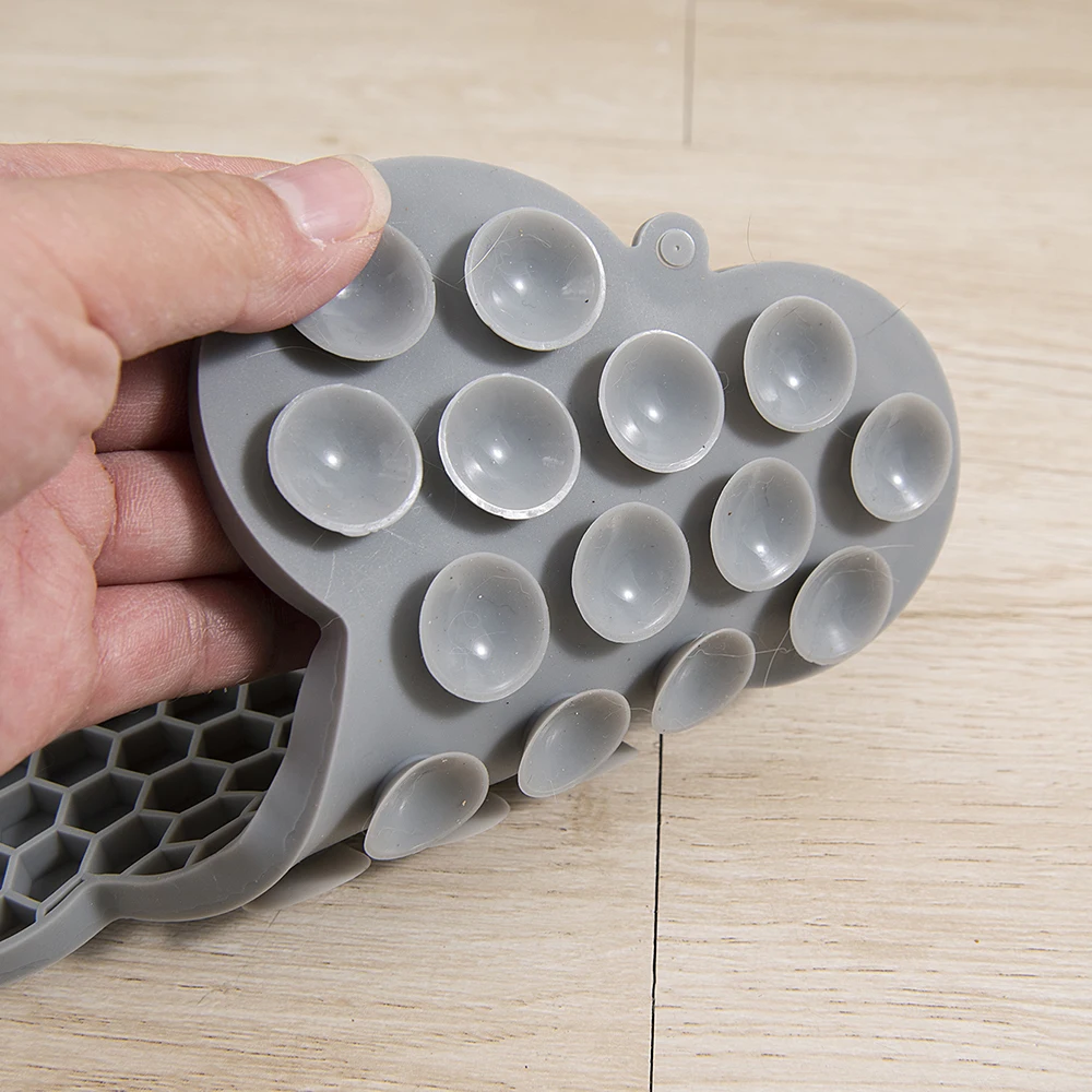 Tapete de Silicone para Cães e Gatos em Formato de Osso com Ventosas - Imagem 5