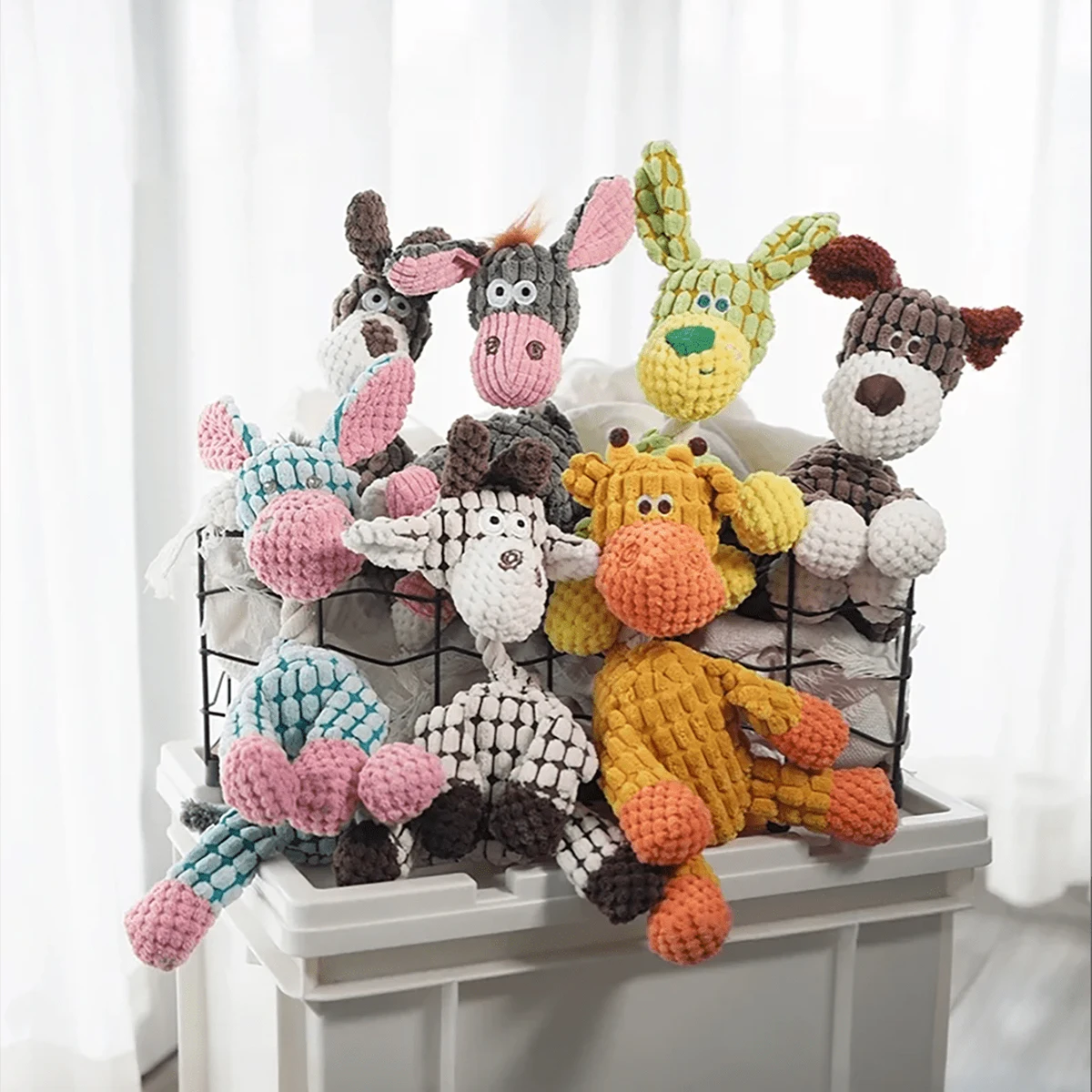 Brinquedo de Pelúcia Burro para Cães com Apito Interno de 22 a 25,5 cm - Imagem 6