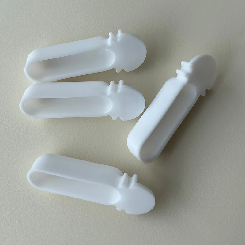 Copo Comedouro para Pássaros Pequenos de Plástico com Encaixe - Imagem 4
