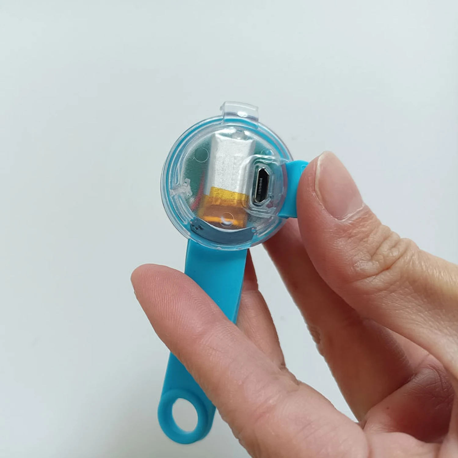 Pingente LED para Cães e Gatos Recarregável USB Faixa Refletiva - Imagem 5