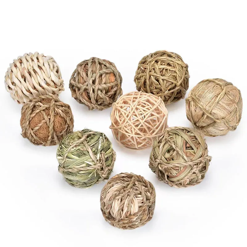 Bola Mastigável para Hamster e Roedores de Grama Natural 7 cm - Imagem 5
