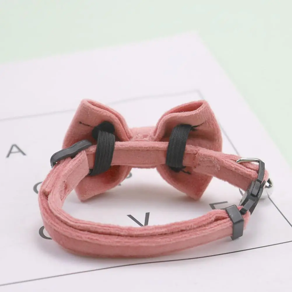 Coleira de Camurça para Gatos e Cães Pequenos Ajustável 18-32cm com Sino - Imagem 5