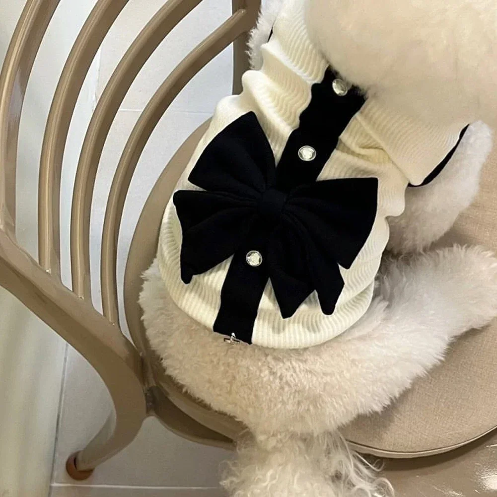 Vestido para Cães Pequenos de Fio com Laço Preto e Branco - Imagem 4