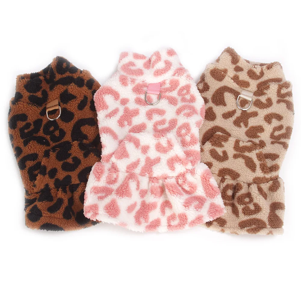 vestido para cães com estampa de leopardo