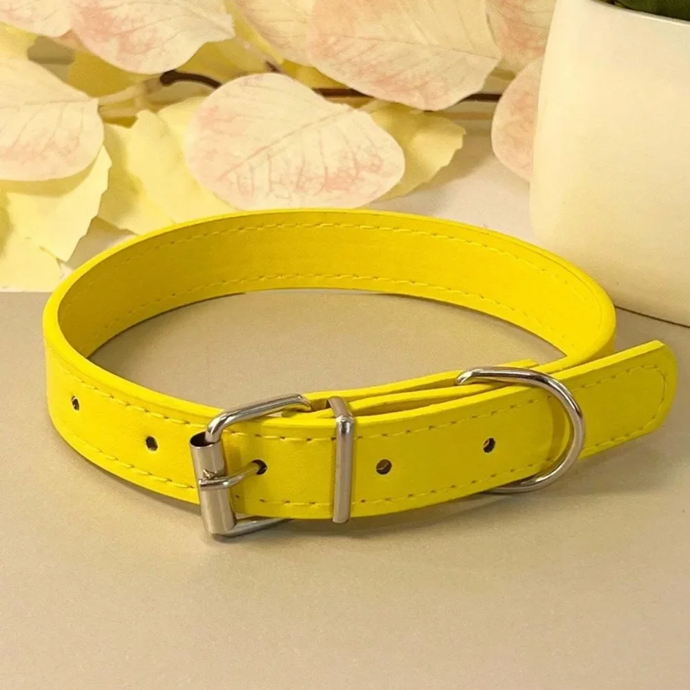 Coleira Plana de Couro para Cães e Gatos com Sino - Imagem 3