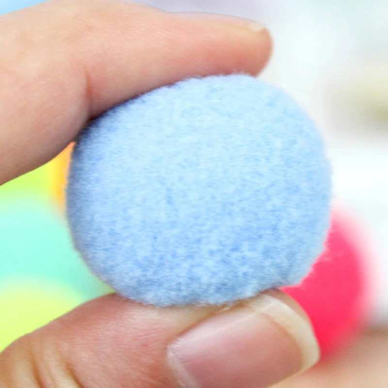 Bolas de Pelúcia para Gatos Coloridas 50 Peças para Brincadeiras Interativas - Imagem 4