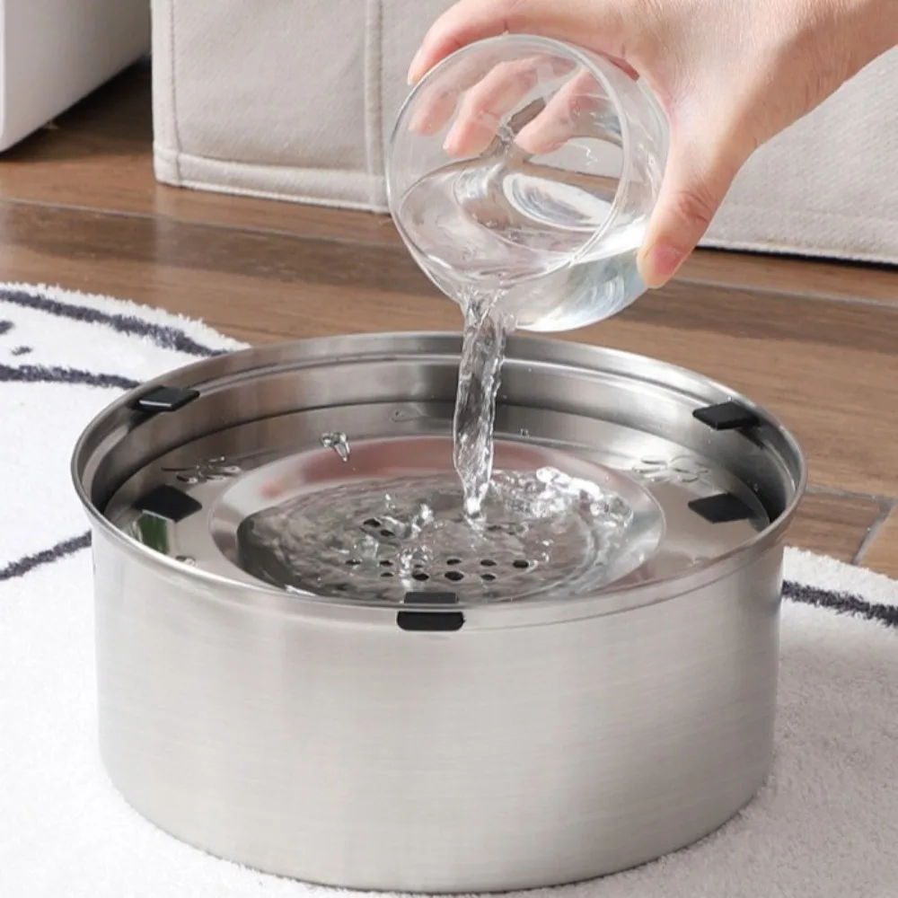 Tigela de Água para Cães em Aço Inoxidável Antiderrapante - Imagem 4