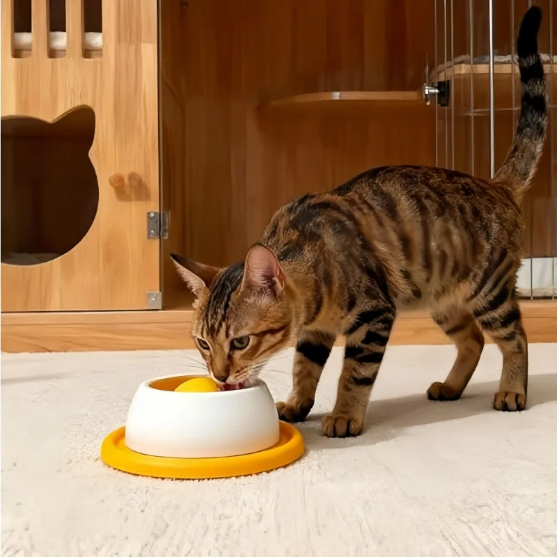 Brinquedo Alimentador Lento para Cães com Base Antiderrapante - Imagem 4