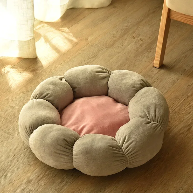 Cama para Gatos e Cães Pequenos Formato de Flor Macia 40 cm - Image 4