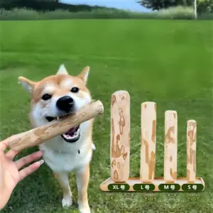 brinquedo mastigável para cães de madeira natural