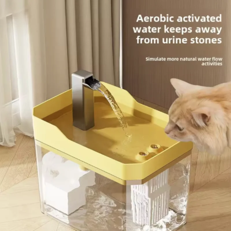 fonte de água para gatos transparente