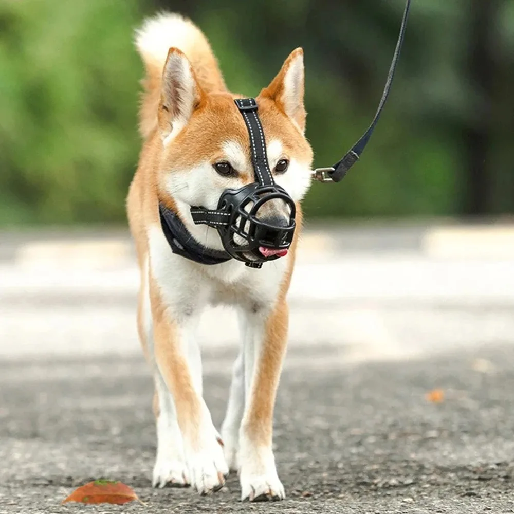Focinheira de Silicone para Cães com Tira Refletiva Ajustável - Imagem 6