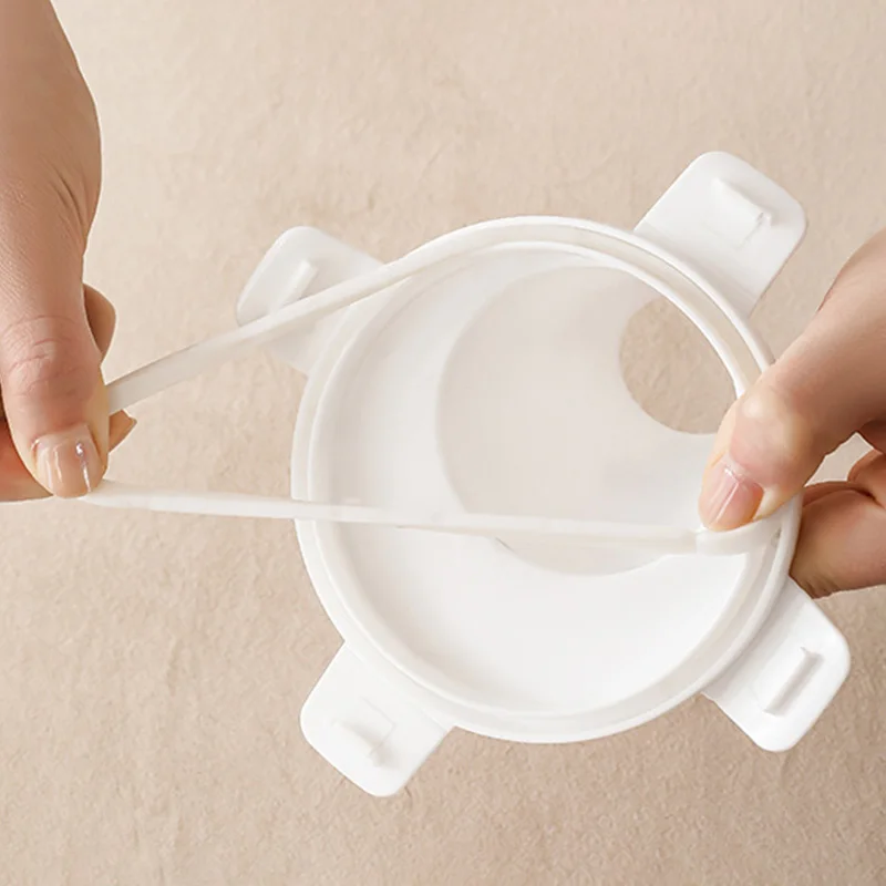 Recipiente para Alimentos de Pet Transparente com Copo Medidor Integrado - Image 4