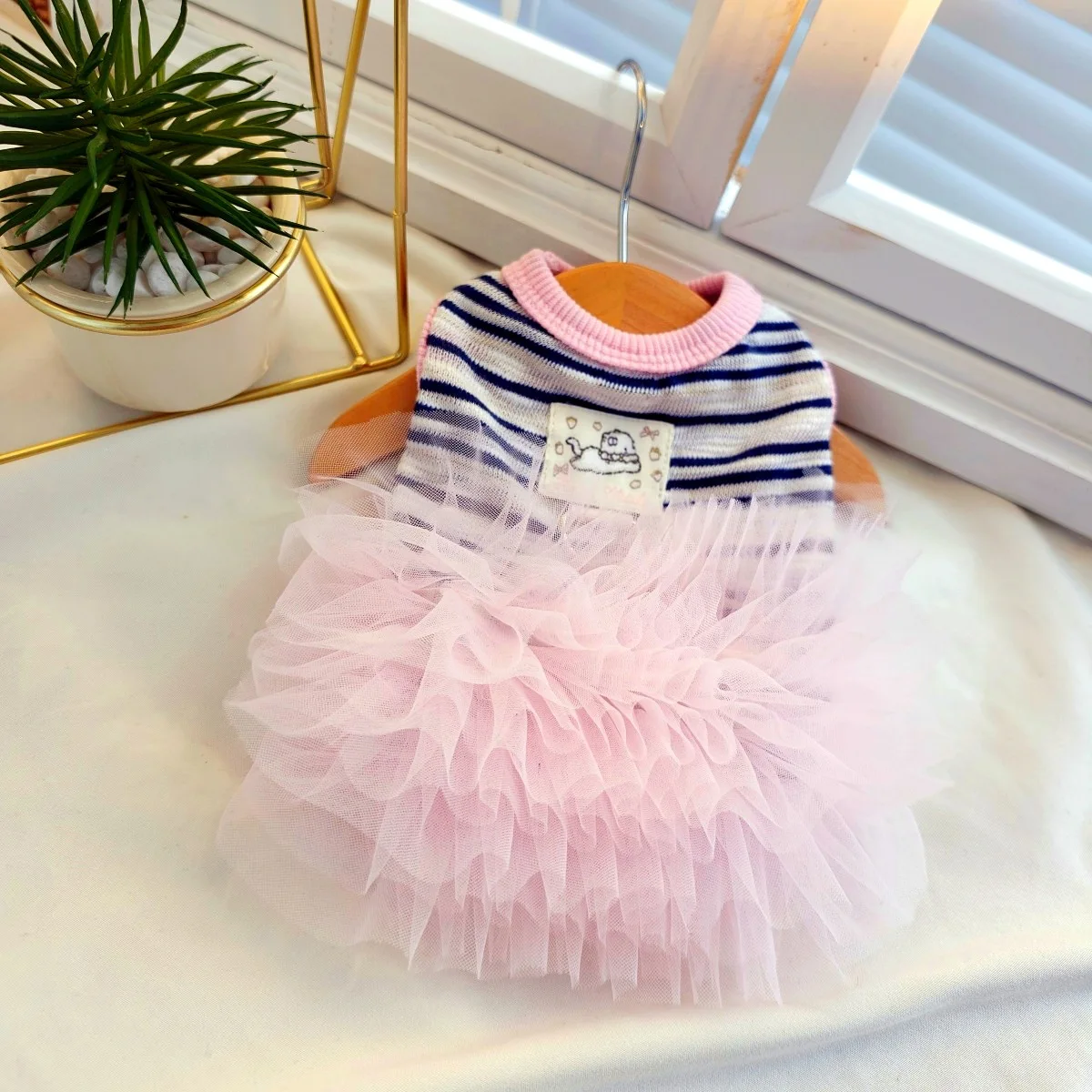 Vestido para Cães e Gatos de Tule Rosa com D-Ring - Image 2