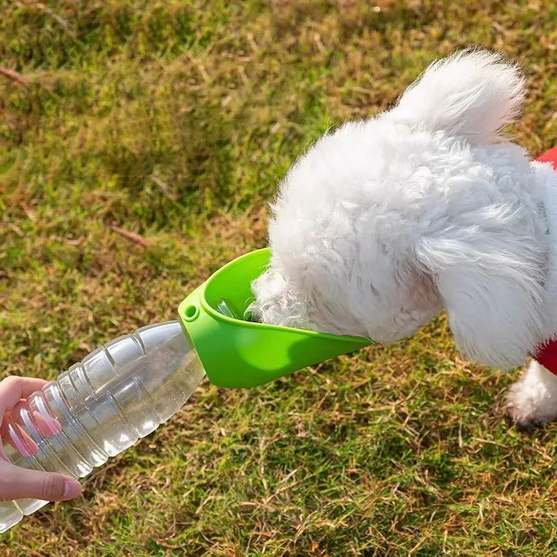 Dispensador de Água Portátil para Cães e Gatos Dobrável Verde - Imagem 2
