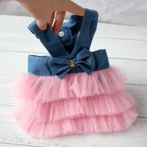 vestido para cães e gatos com laço