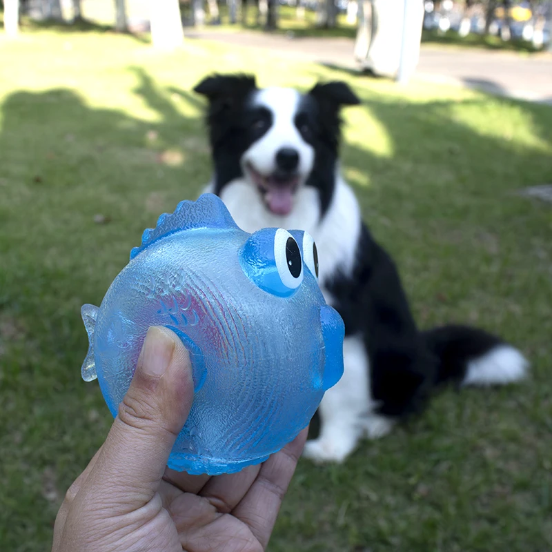 Brinquedo para Cães Bola de Silicone Formato Peixe 8x8,2 cm - Imagem 4