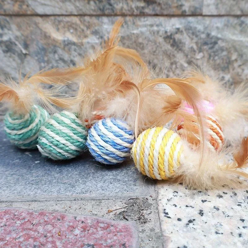 Brinquedo para Gatos Bola de Sisal com Pena 4,3 cm - Imagem 5