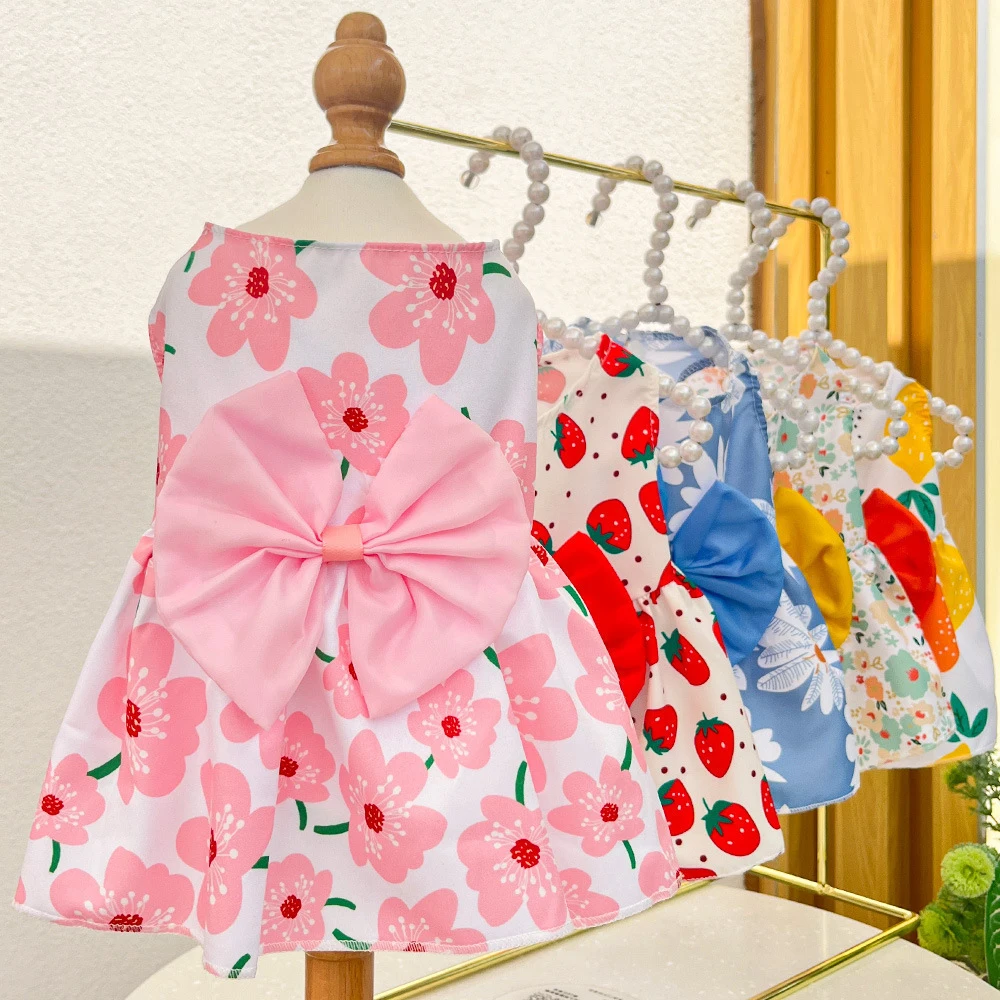 Vestido Floral para Cães Pequenos de Poliéster para Primavera e Verão - Imagem 3