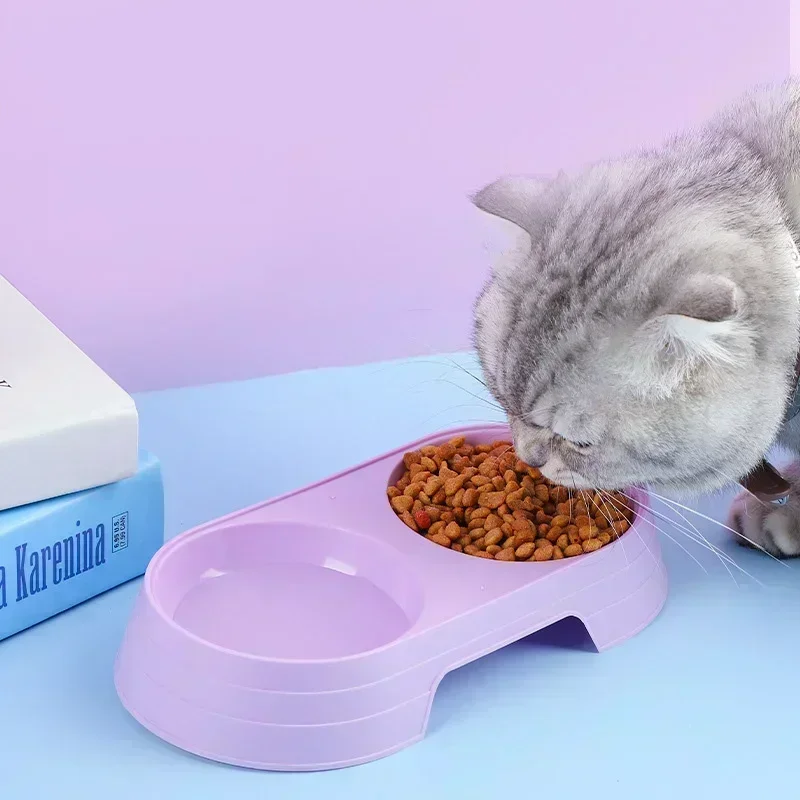 Tigela Dupla para Cães e Gatos de Plástico 23 cm para Comida e Água - Image 5