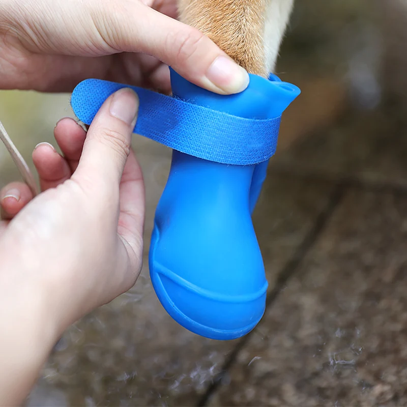 Bota de Borracha para Cães Antiderrapante e Impermeável para Passeio - Imagem 4