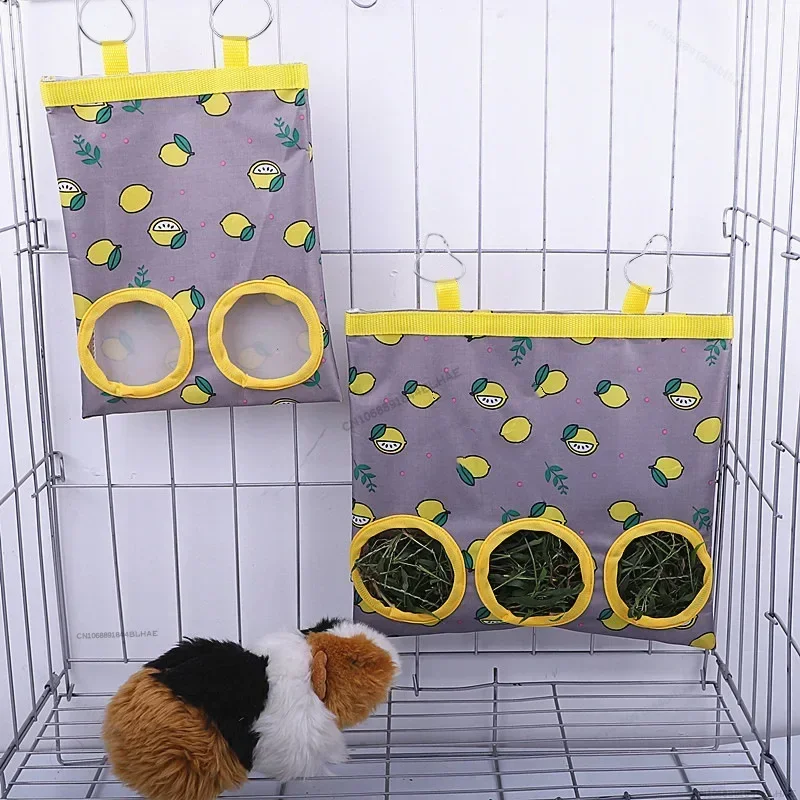 Saco de Feno Suspenso para Coelhos e Porquinhos-da-Índia com Ganchos - Imagem 6