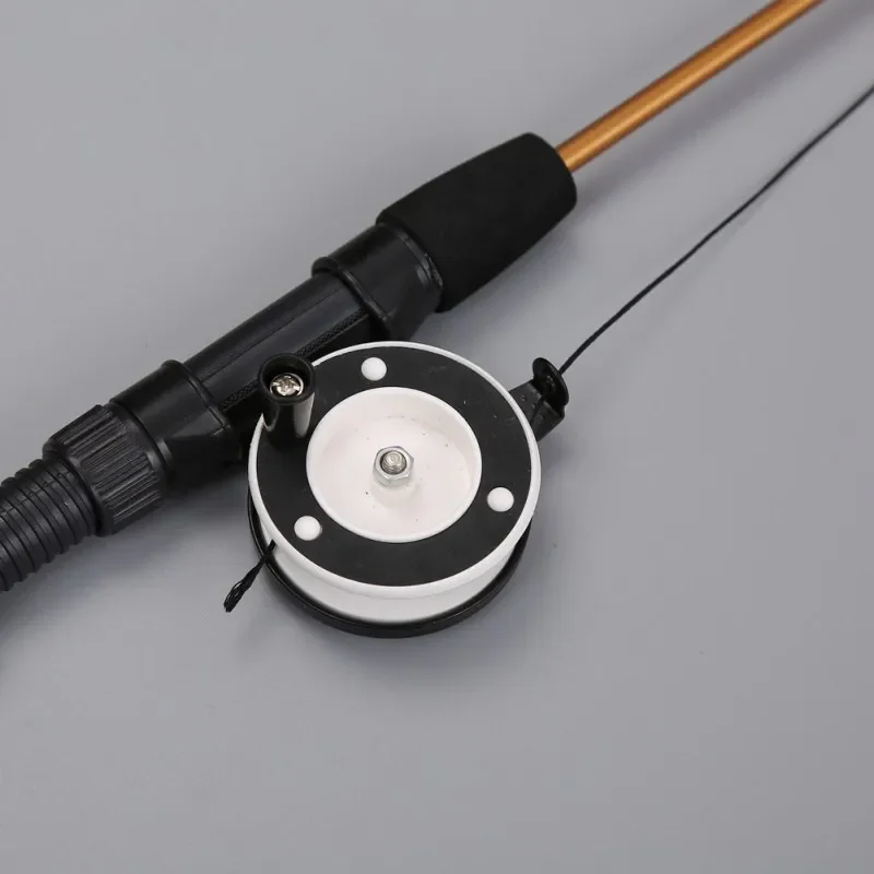 Varinha Telescópica para Gatos com Pena e Peixe Retrátil - Imagem 5