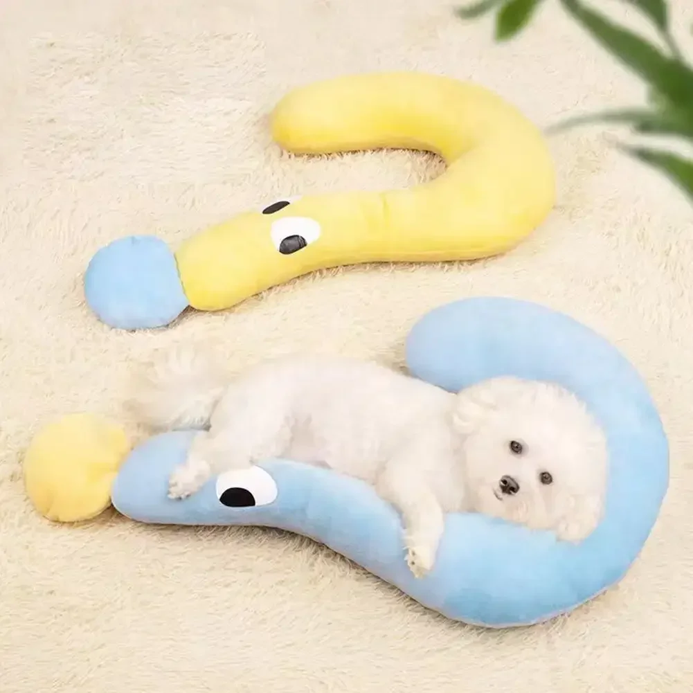 Travesseiro para Cães e Gatos Pequenos em U de Tecido para Pescoço - Imagem 3
