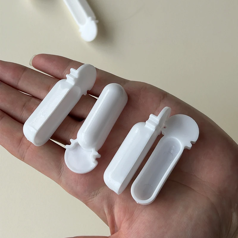 Copo Comedouro para Pássaros Pequenos de Plástico com Encaixe - Imagem 5