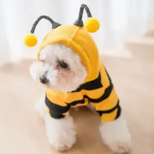 roupa com capuz para cães e gatos