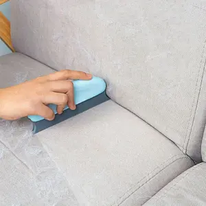 escova removedora de pelos para cães e gatos