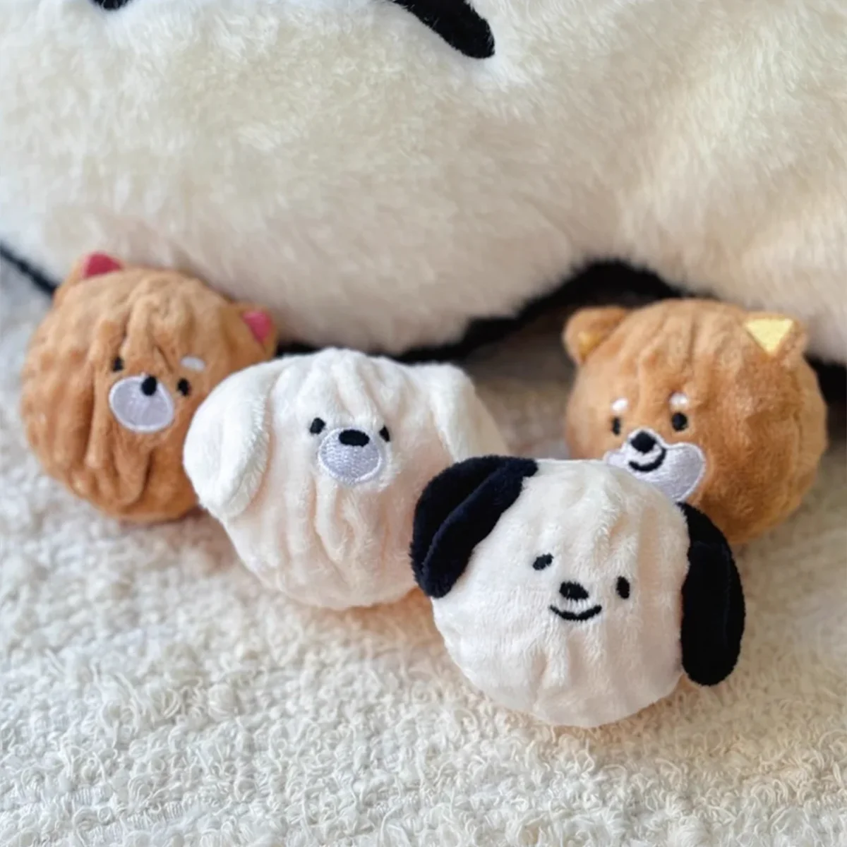 Brinquedo de Bola para Cães e Gatos Pequenos com Som e Pontas - Imagem 3