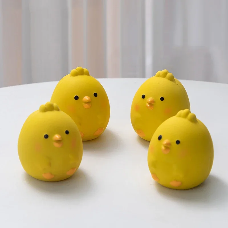 Brinquedo de Borracha para Cães Frango Estampado Squeaky - Imagem 3