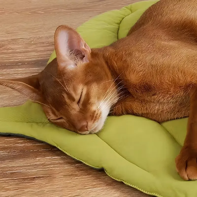 Cama Folha para Gatos e Cães Reversível Lavável Antiderrapante - Image 3