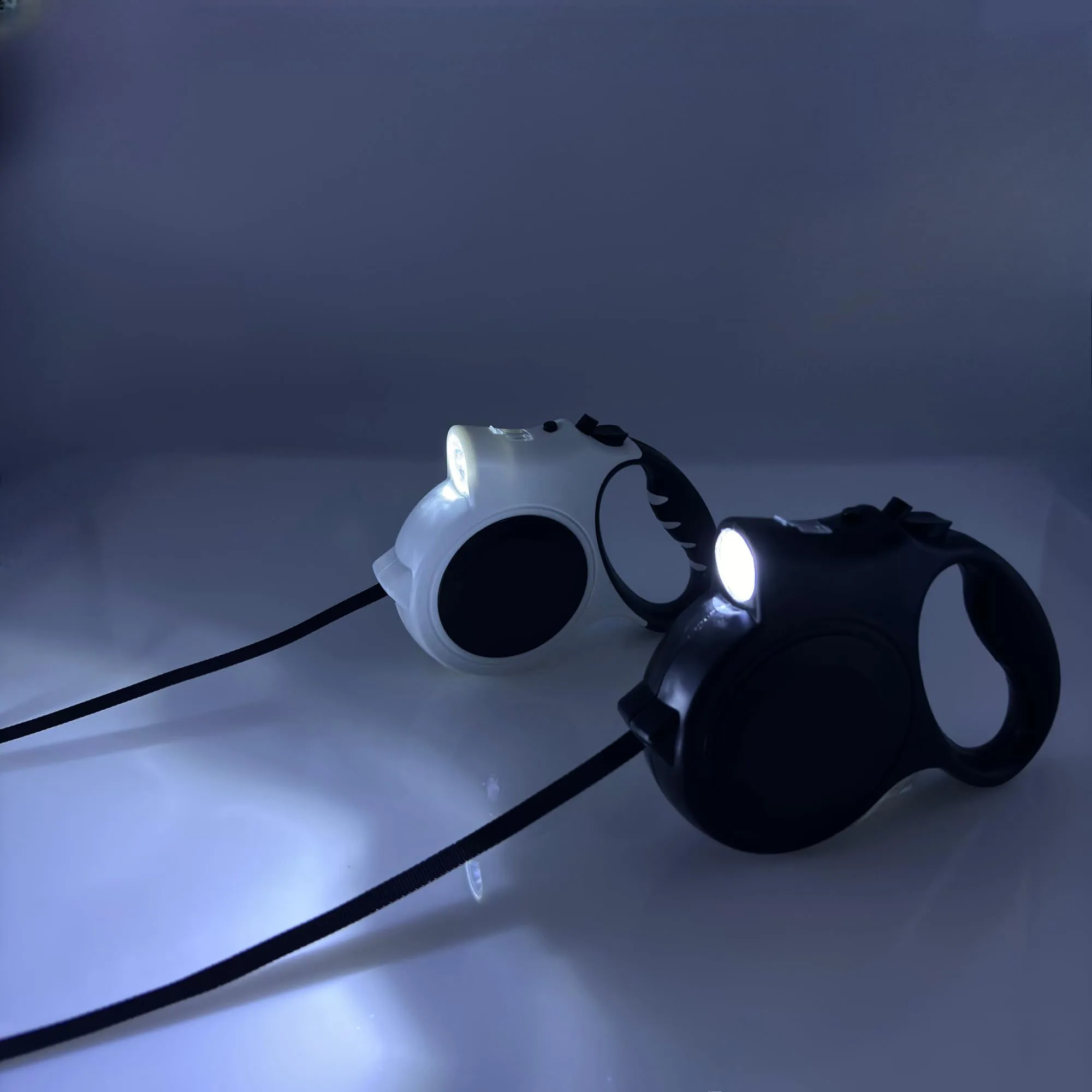 Trela Retrátil para Cães com LED 16 Pés para Passeios Noturnos - Image 5