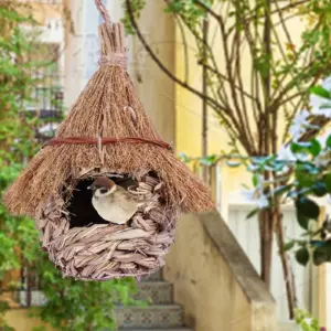 casa ninho de pássaros suspensa de grama