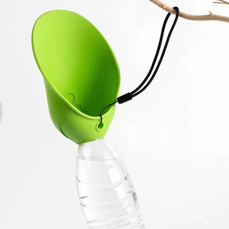 Dispensador de Água Portátil para Cães e Gatos Dobrável Verde - Imagem 6