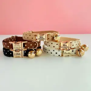 coleira para gato com nome e estampa poá