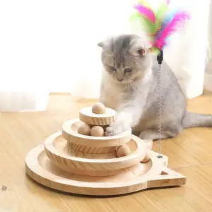 torre de brinquedo de madeira para gatos