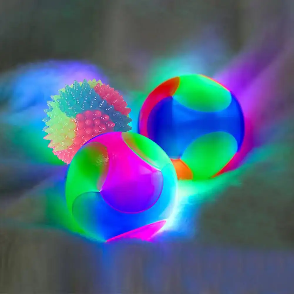 Bola Brinquedo para Cães e Gatos de LED com Luzes que Pisca - Imagem 2