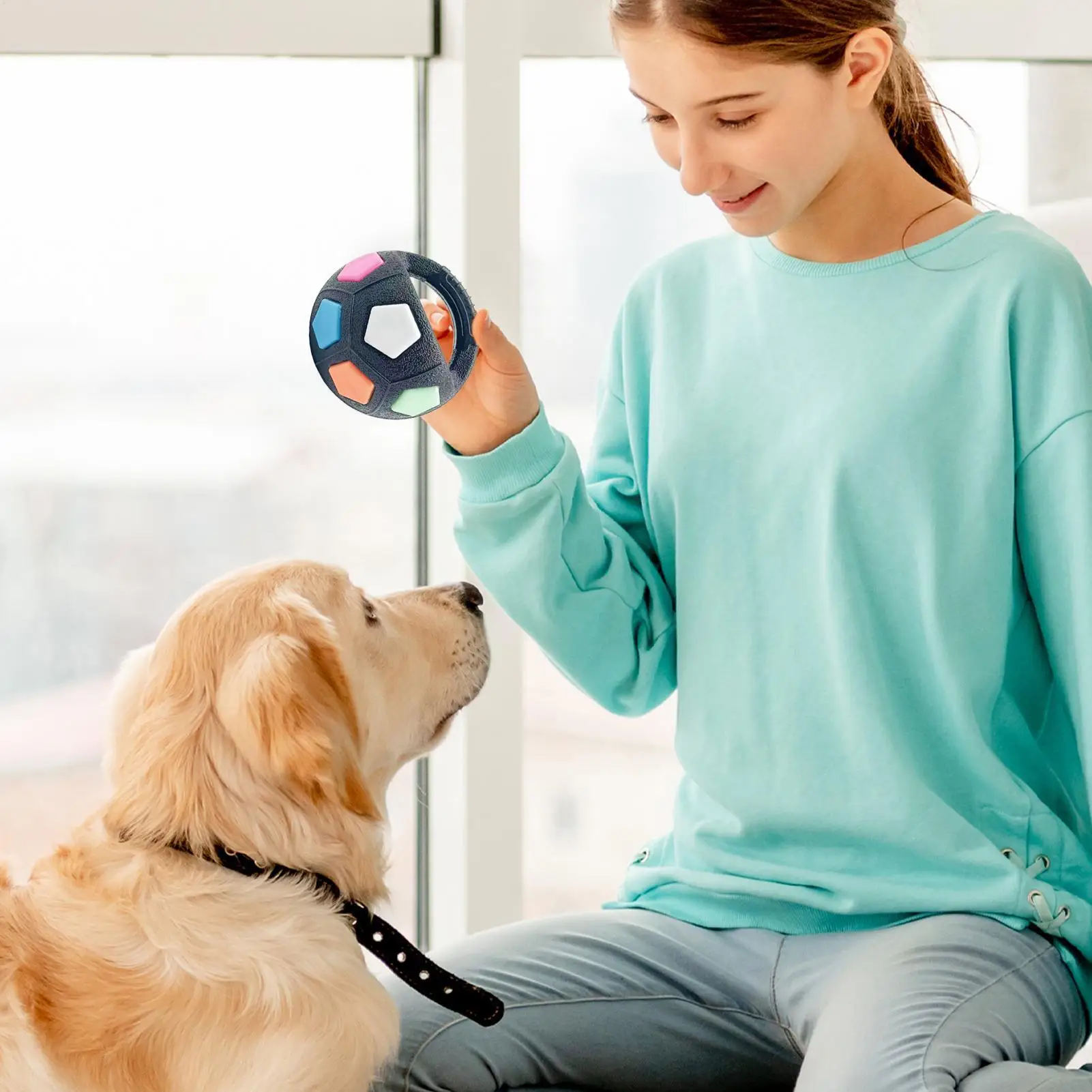 Brinquedo Bola de Futebol para Cães com Alça e Som, Flutuante - Imagem 5