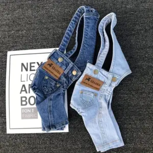 macacão jeans para cães pequenos