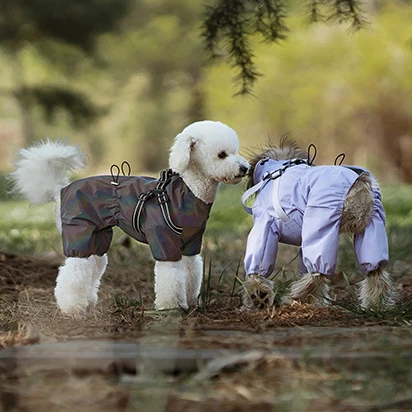 Capa de Chuva para Cães Pequenos Ajustável e Refletiva - Imagem 6